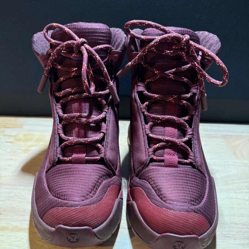 Lululemon Women’s Team Canada Opening Ceremony Boot Sz 8 Red Beijing 2022